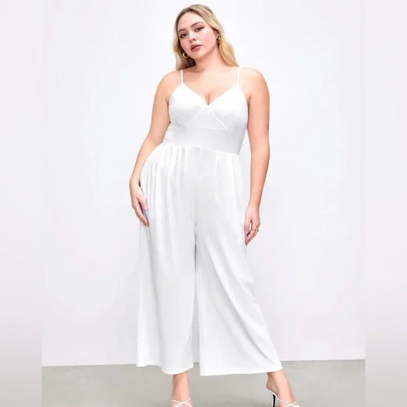 NWOT - V-neck Cami Wide Leg Jumpsuit Curve & Plus Elegant Purple Jumpsuit - Picture 2 of 8